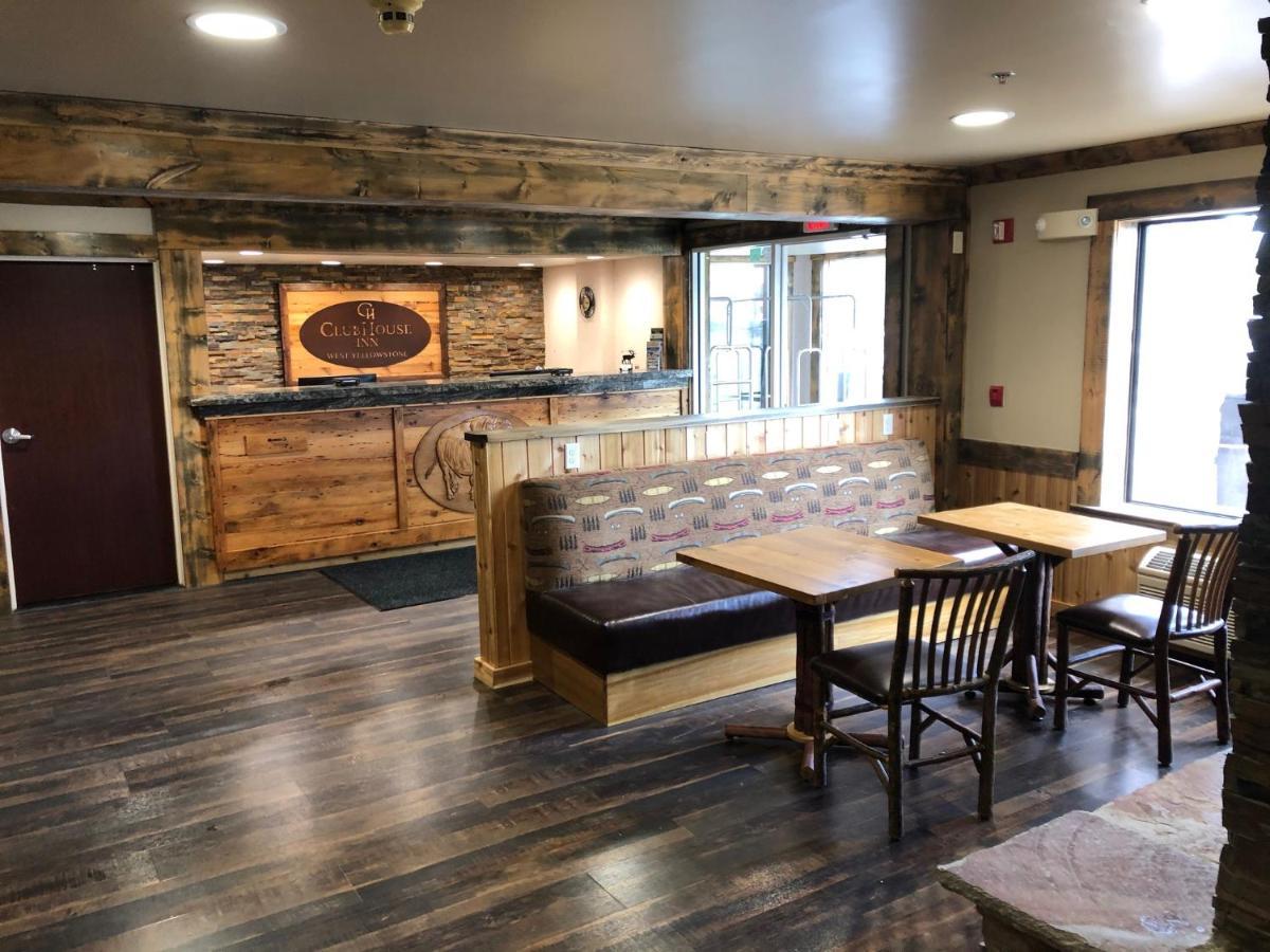 Clubhouse Inn West Yellowstone Exterior photo