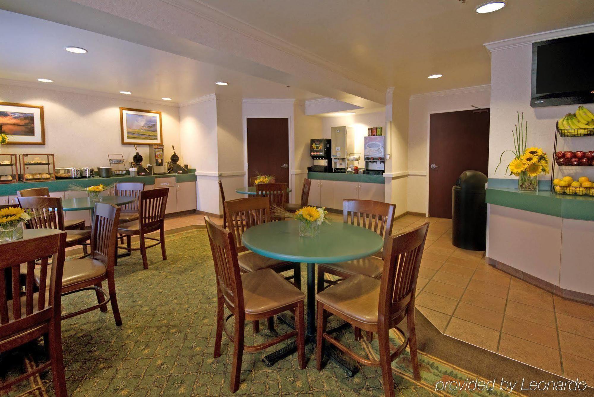 Clubhouse Inn West Yellowstone Restaurant photo