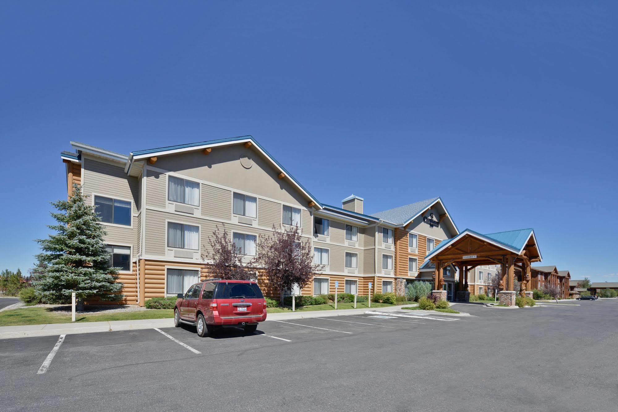 Clubhouse Inn West Yellowstone Exterior photo
